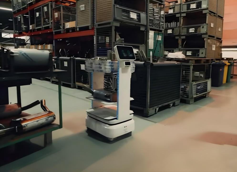 AMR robots improving warehouse throughput